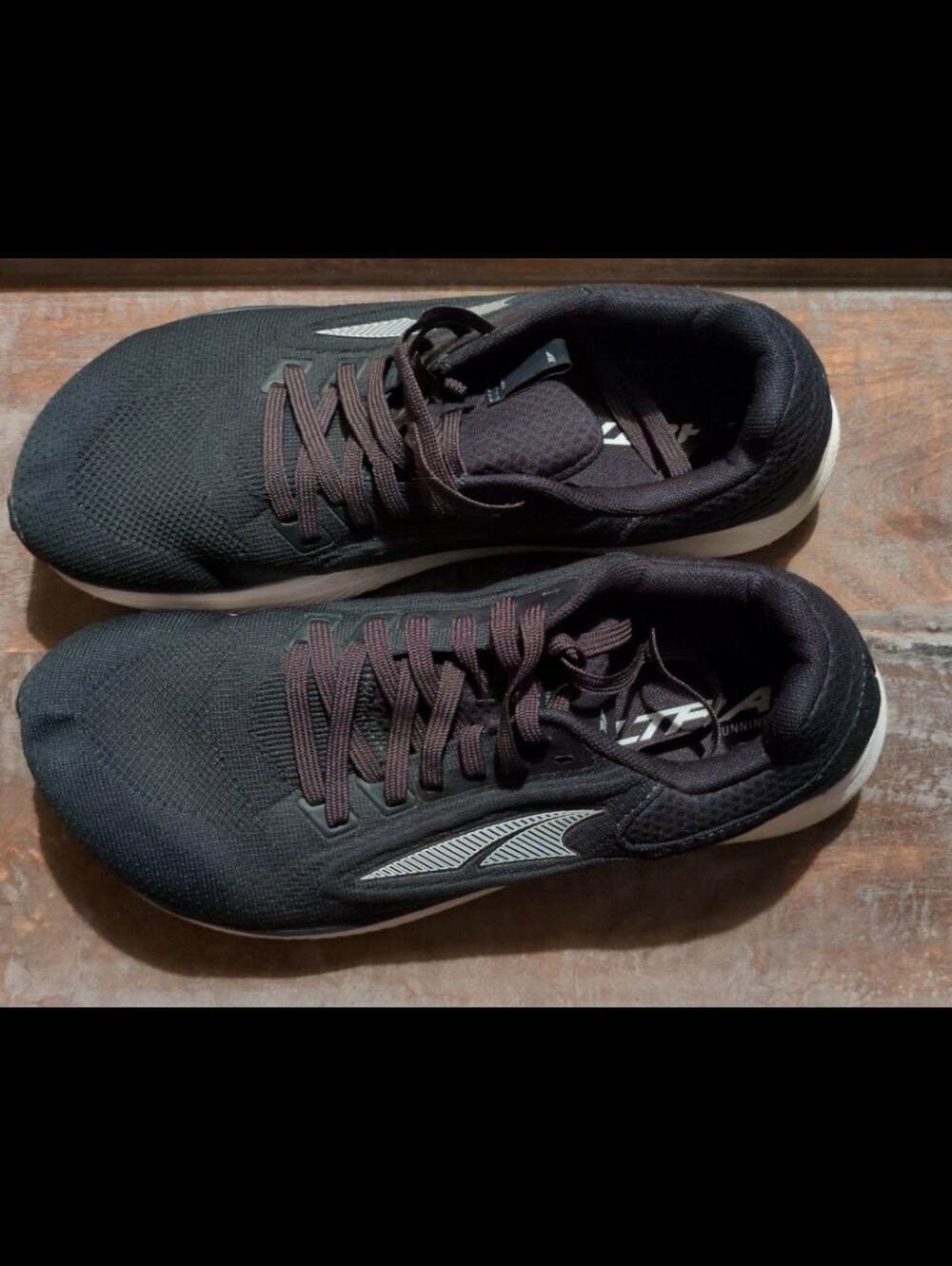 Altra Escalante 3 men's road running shoes .